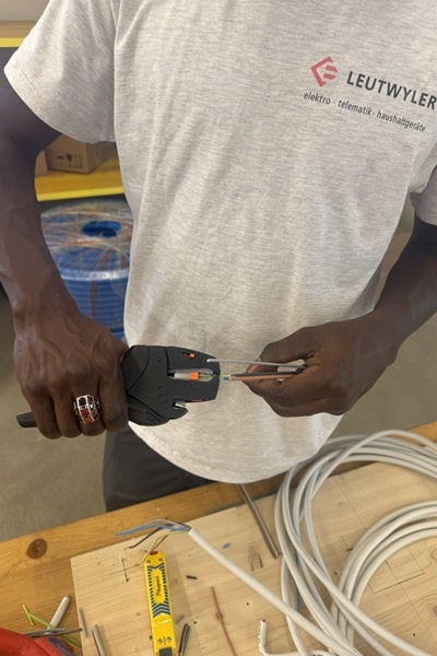 Kabel abisolieren